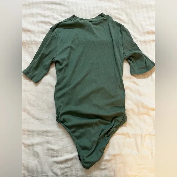 H&M Bodysuit - Picture 3 of 6